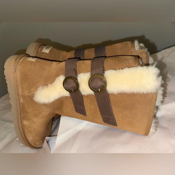 UGG Aletheia Tall Boots in Chestnut, Size 8 (Like New!) - Picture 5 of 9